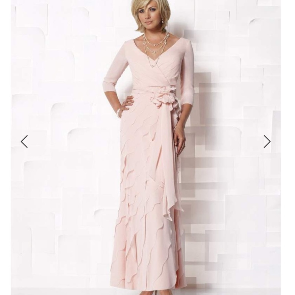 Cameron Blake Dress, Size 10, fits like a Size 6